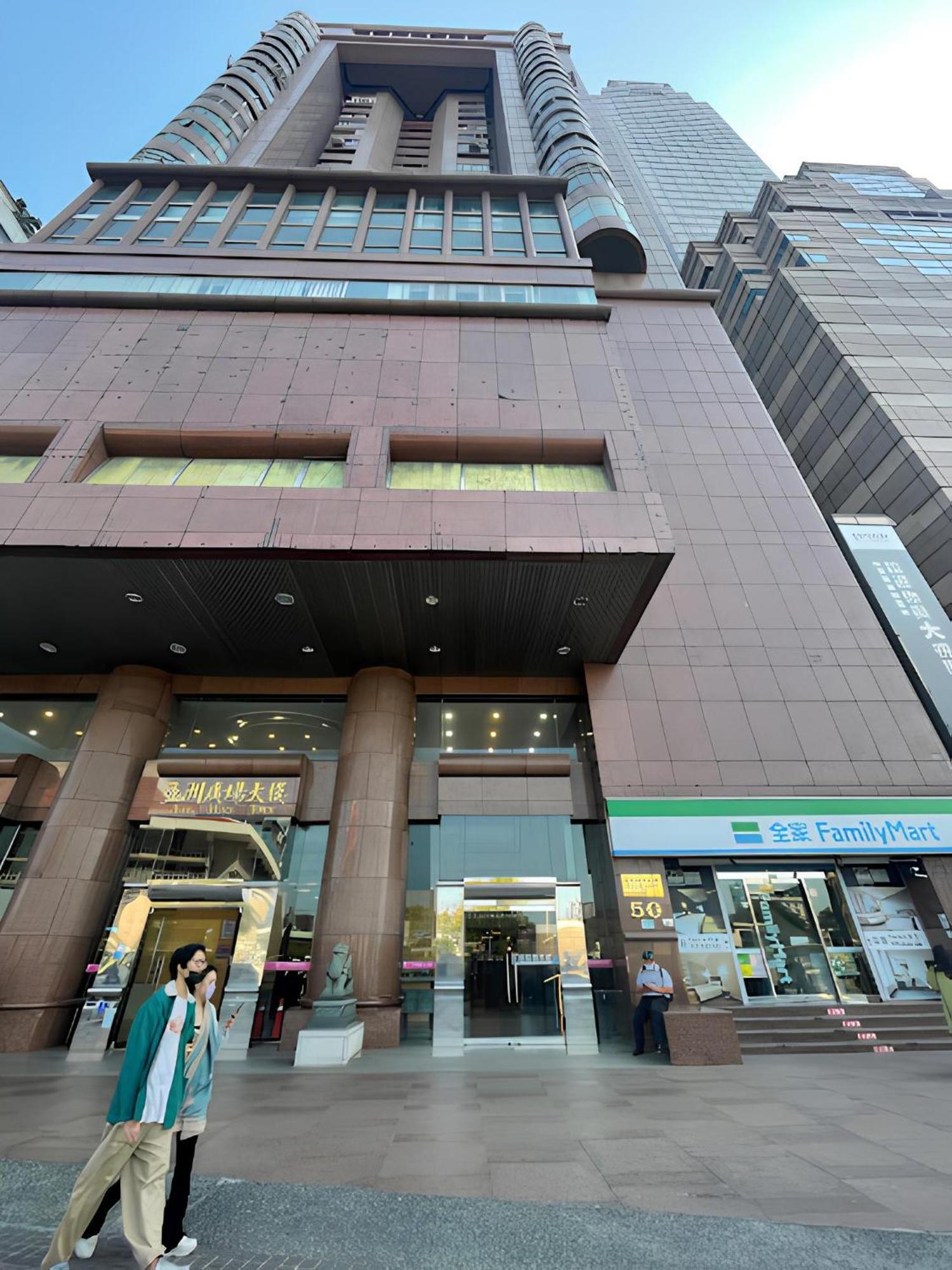 Meworld Hotel - Taipei Main Station מראה חיצוני תמונה